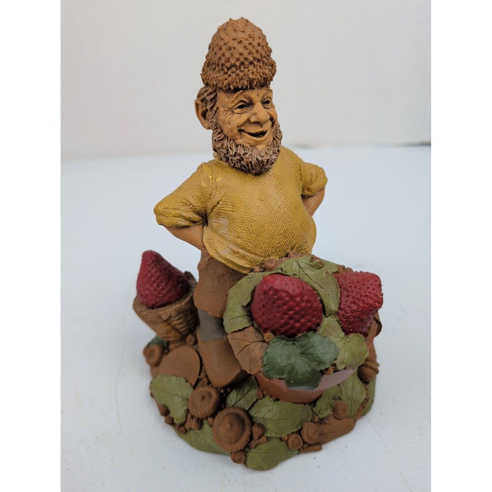 VTG 1996 Tom Clark Gnome Resin Figurine “Bumper” Strawberries Cottagecore Forest